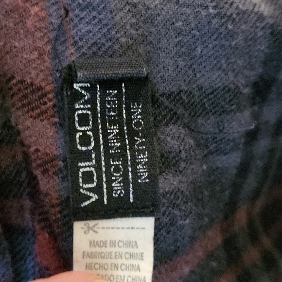 Volcom cotton top and flannel bundle - Picture 5 of 11